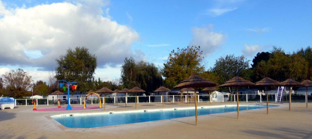 Camping Les Charmettes- Les Mathes Ngoại thất bức ảnh