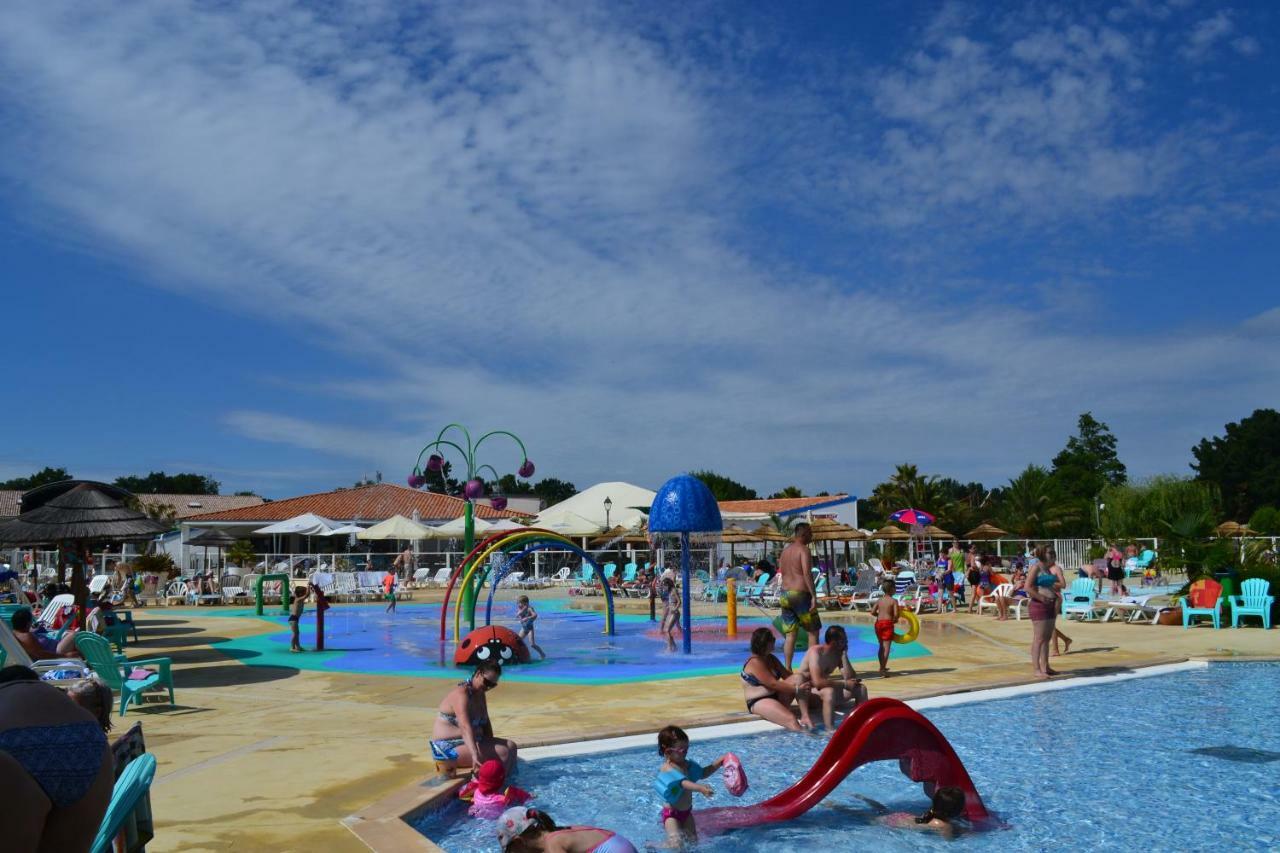 Camping Les Charmettes- Les Mathes Ngoại thất bức ảnh